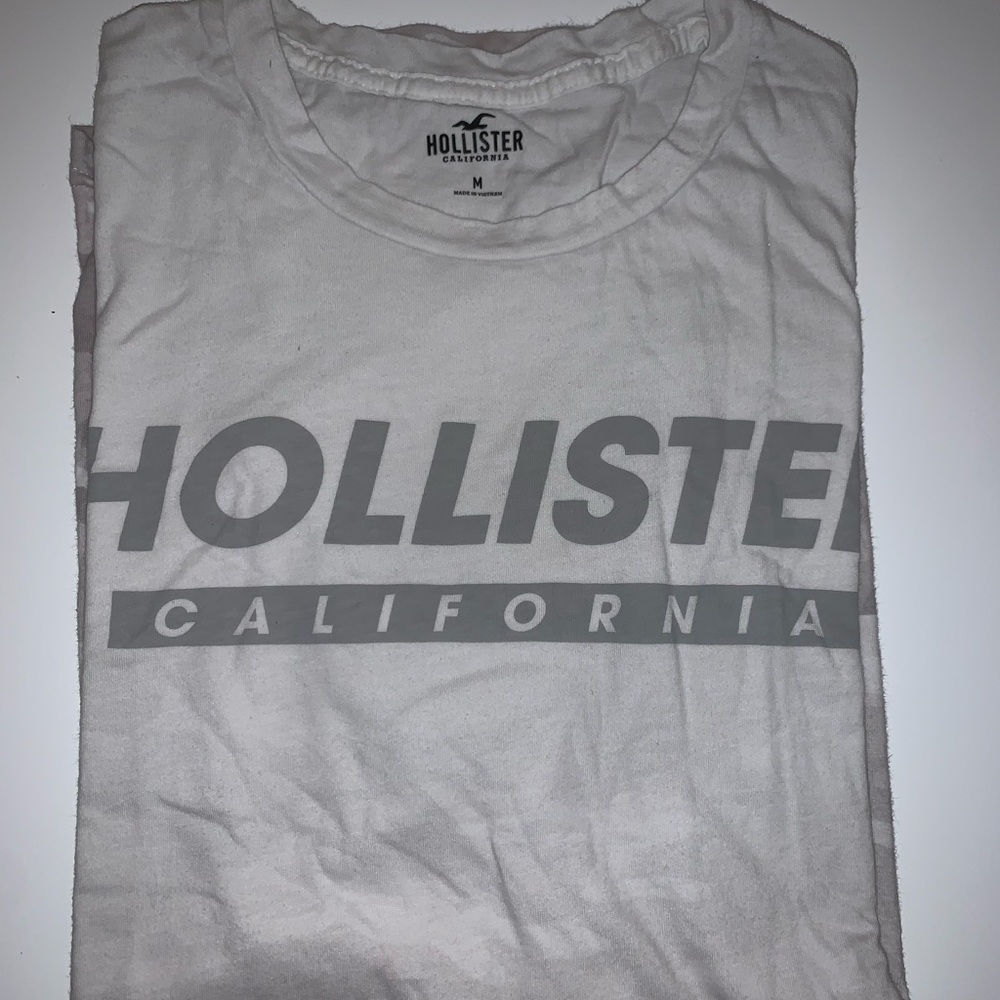 Hollister California Graphic Tee